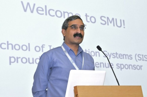 Prof Rajesh of SMU opening the event