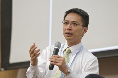 Chan Kin Hung, from StarHub, asked if telcos were a dumb pipe, says no, it intends to be a useful one.