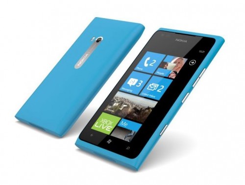 700-nokia-lumia-900-cyan-front-and-back