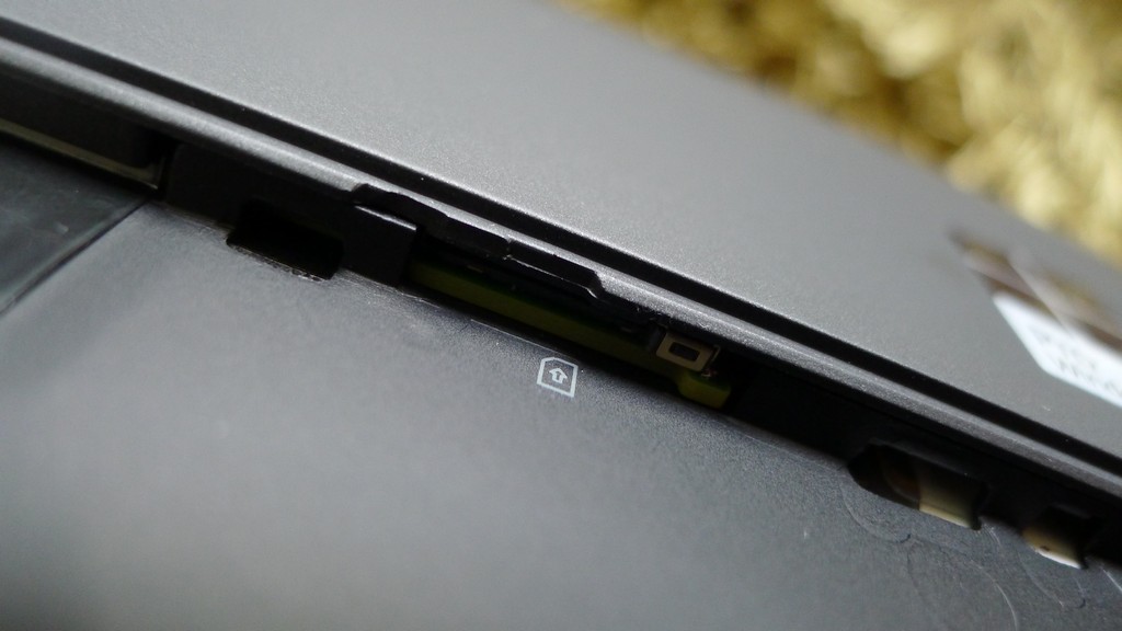 Dell Latitude 10 SIM card slot Techgoondu Techgoondu