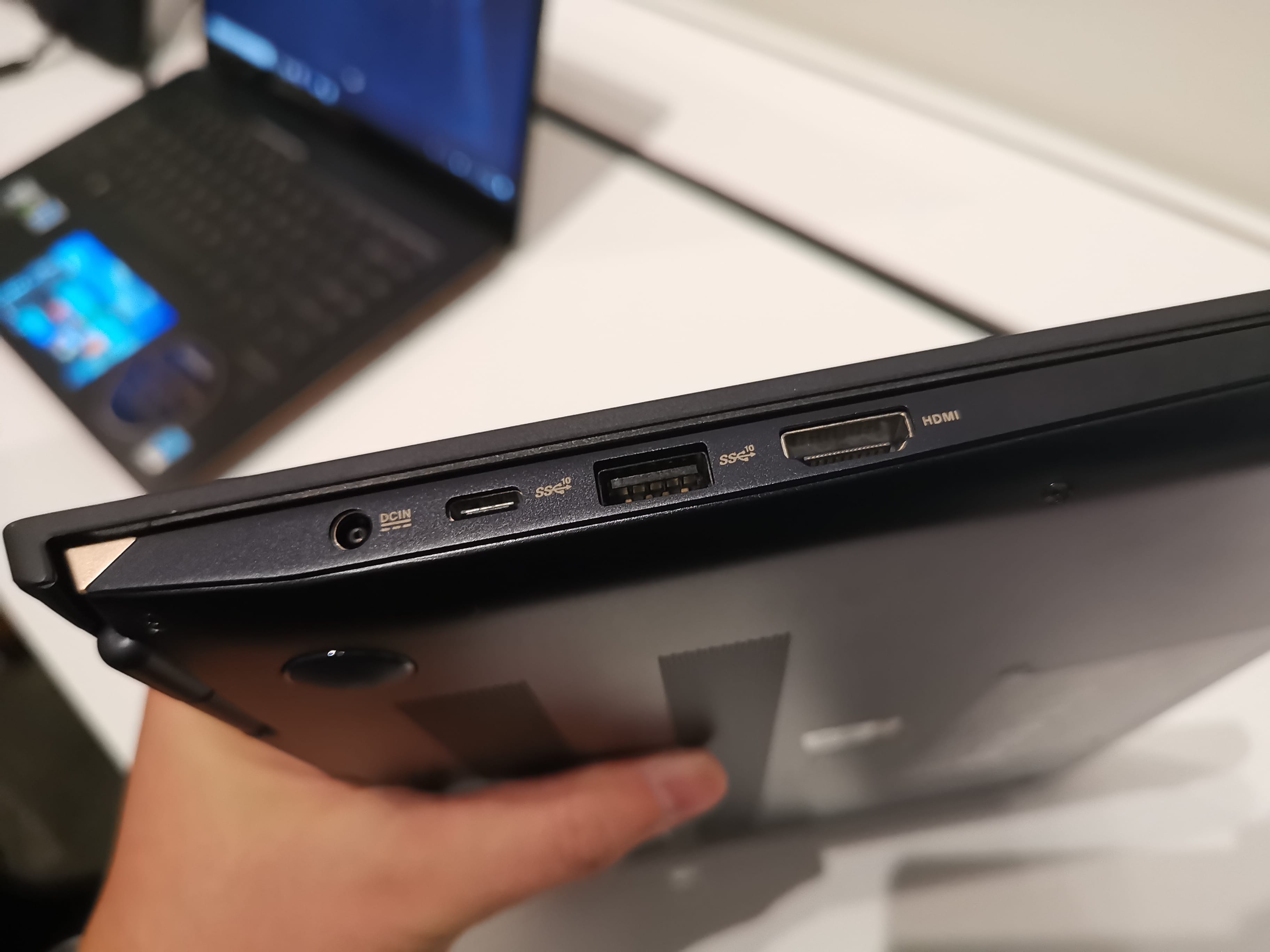 Hands on Asus ZenBook Pro 14 (UX480) Techgoondu