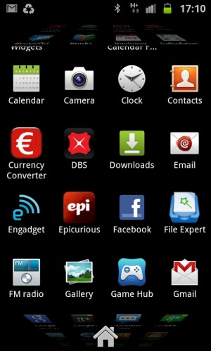 A nice 3D drawer of apps, more like a pure Google experience than the annoying iPhone-like Touchwiz