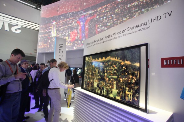 CES2013_Samsung_Electronics_UHD_TV_2