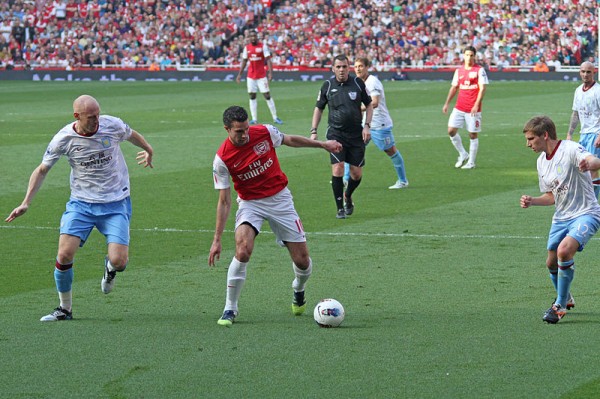 Robin_Van_Persie_vs_Aston_Villa