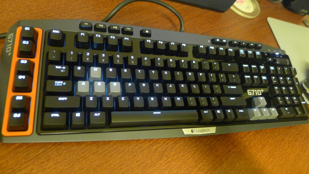 Hands Logitech G710+ gaming keyboard Techgoondu