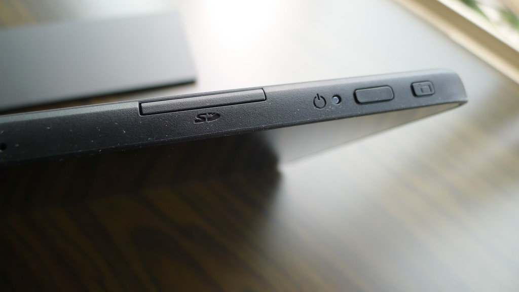 Dell Latitude 10 SD card slot Techgoondu Techgoondu