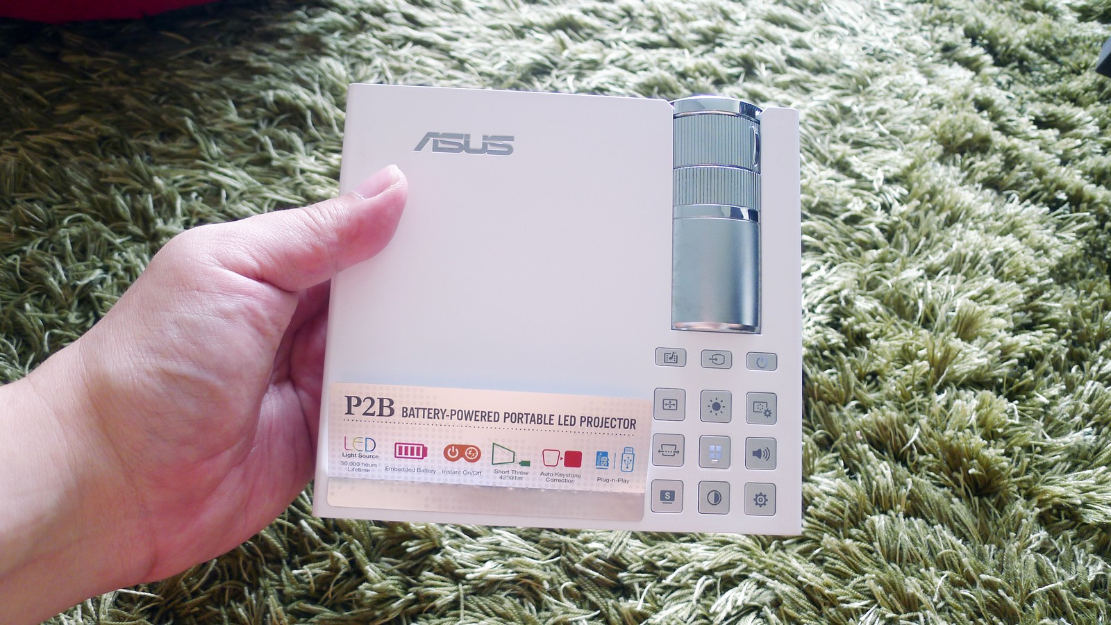 Goondu review Asus P2B LED projector Techgoondu Techgoondu