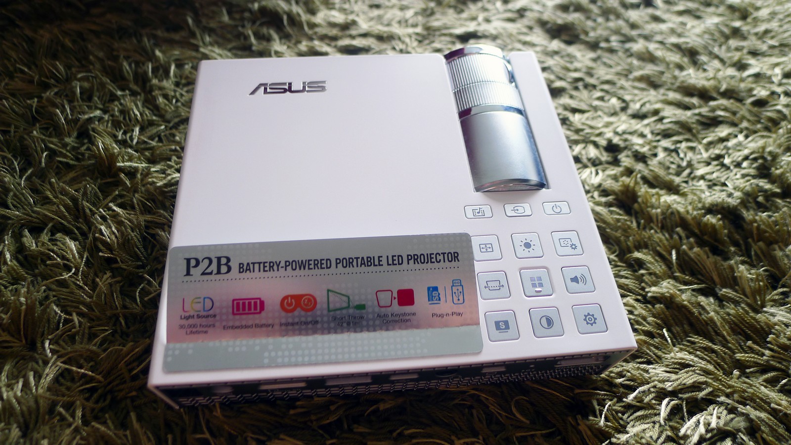 Goondu review Asus P2B LED projector Techgoondu Techgoondu