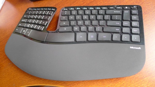 microsoft_sculpt_ergonomic_keyboard_02