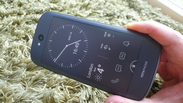 YotaPhone2_14