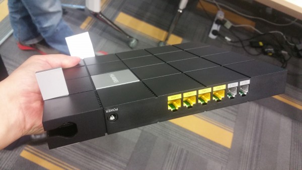 A Huawei optical network terminator that provides 1Gbps to each port, so users don't have to buy an expensive 10GbE router to split the bandwidth at home.