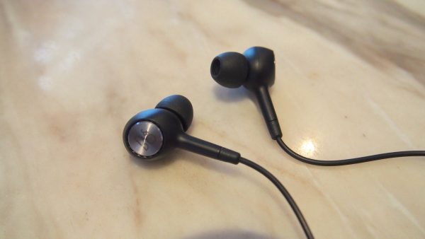 Finally, some decent bundled earphones. These earbuds are specially made for V20 and are tuned by B&O. PHOTO: Desmond Koh