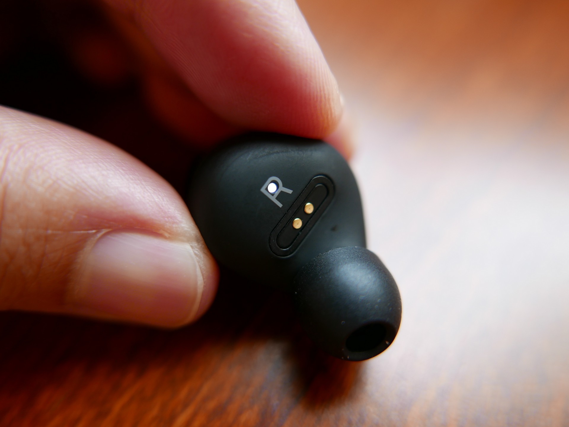 Goondu review B&O Beoplay E8 sets the standard for fully wireless