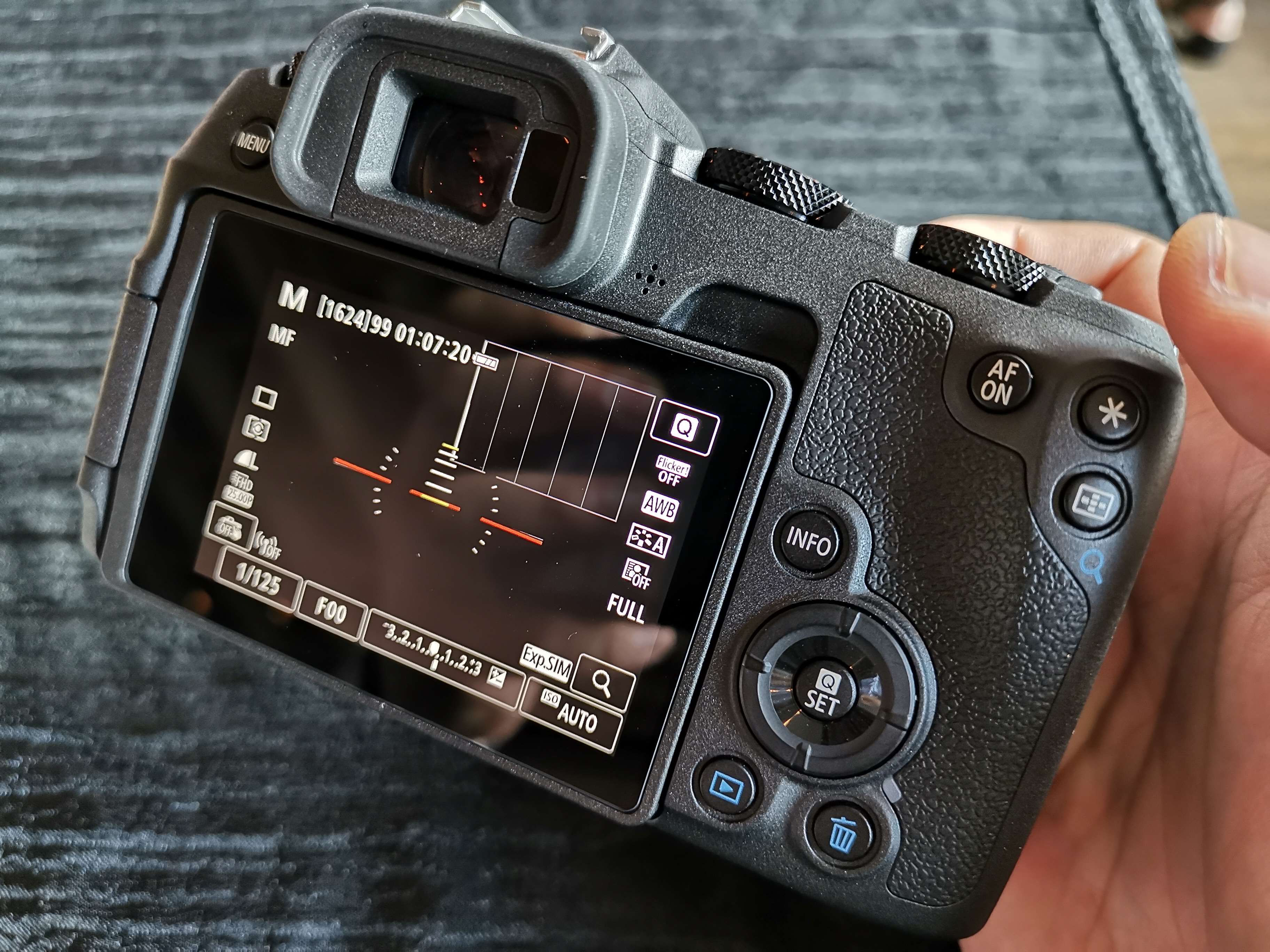 Hands on: Canon EOS RP - Techgoondu