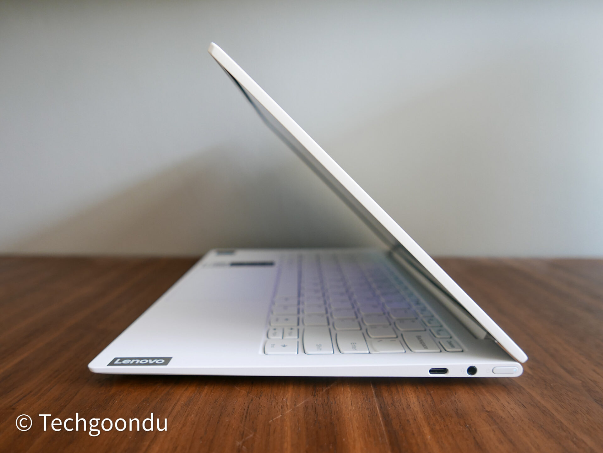 Goondu review: Lenovo Yoga Slim 7i Carbon delivers performance at ...