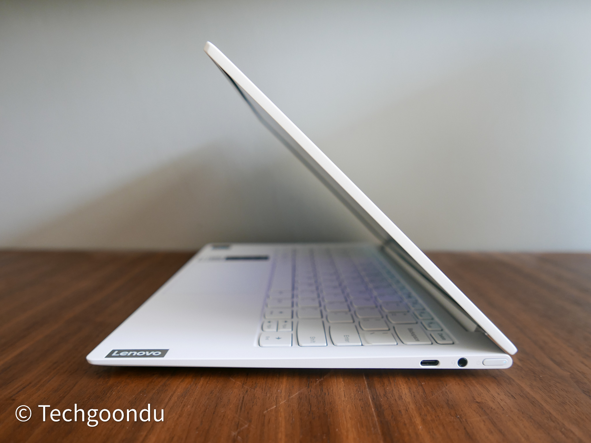 Goondu review: Lenovo Yoga Slim 7i Carbon delivers performance at