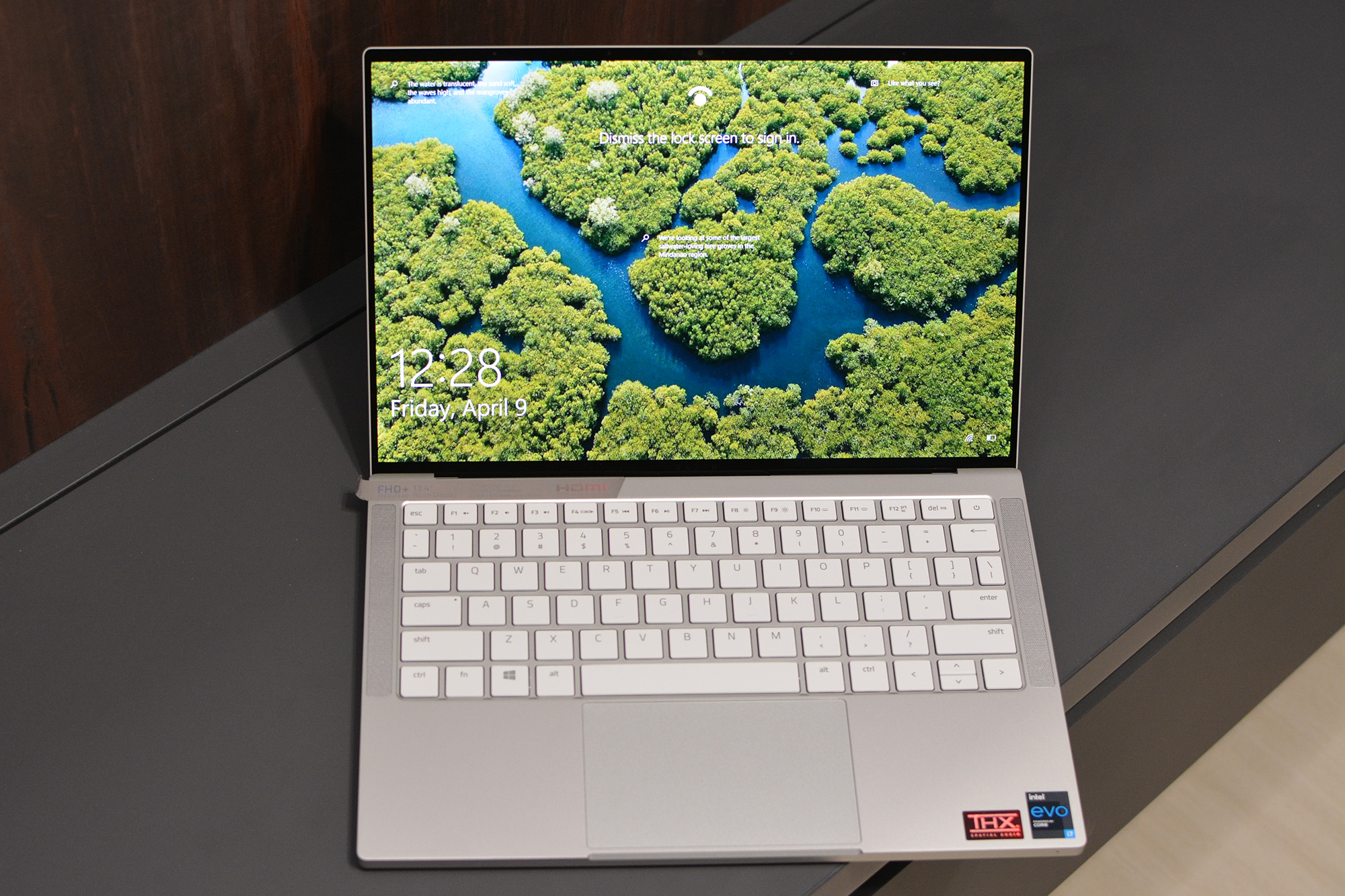 Goondu Review Razer Book 13 Gets Serious About Work Laptrinhx News