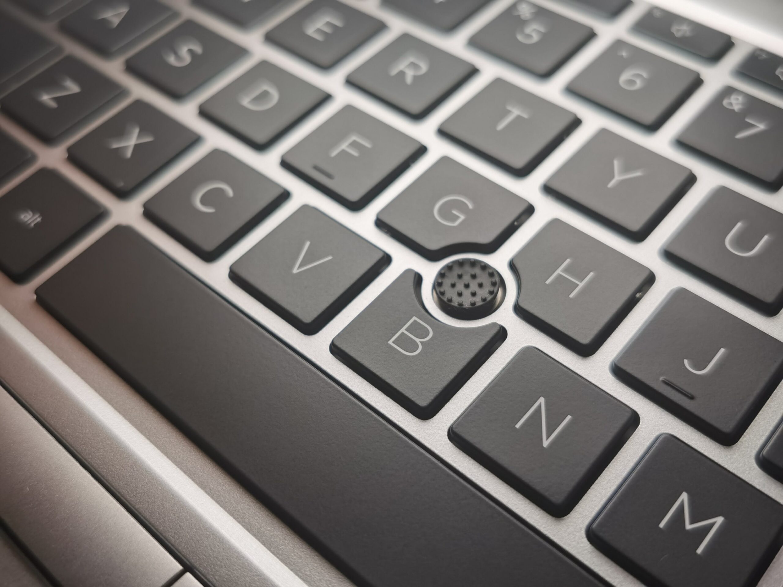 Hands on: HP EliteBook 840 Aero G8 packs the bells and whistles ...