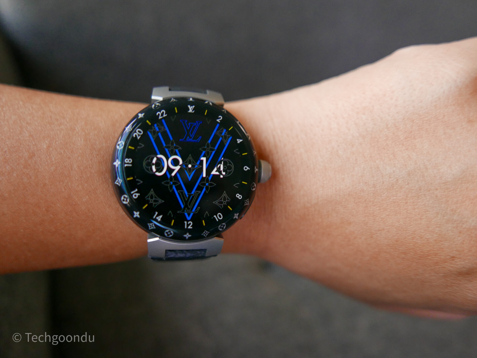 Hands-On With The Louis Vuitton Tambour Horizon Light Up Luxury Smartwatch