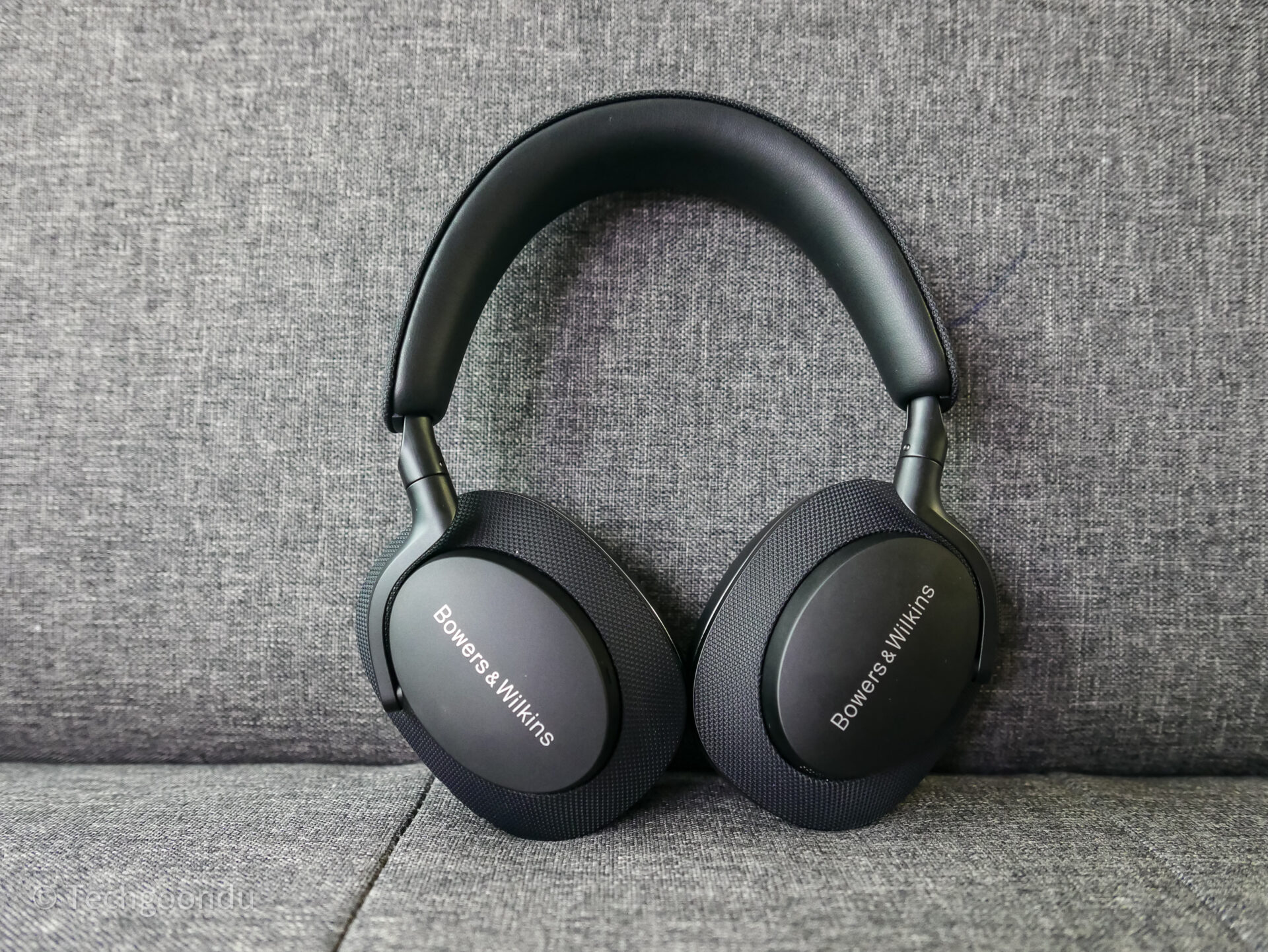Bowers & Wilkins Px7 S2 review: Headphones with luxurious finish