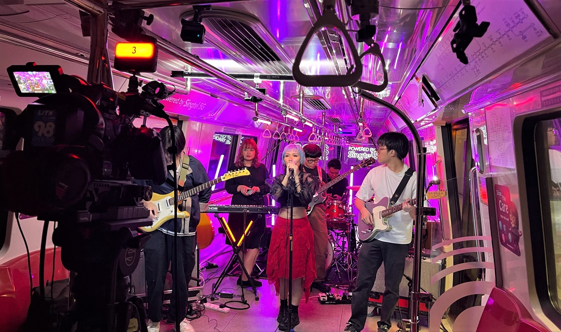Singtel Livestreams Concert In Train Cabin 17m Underground To Show Off singtel-livestreams-concert-in-train-cabin-17m-underground-to-show-off