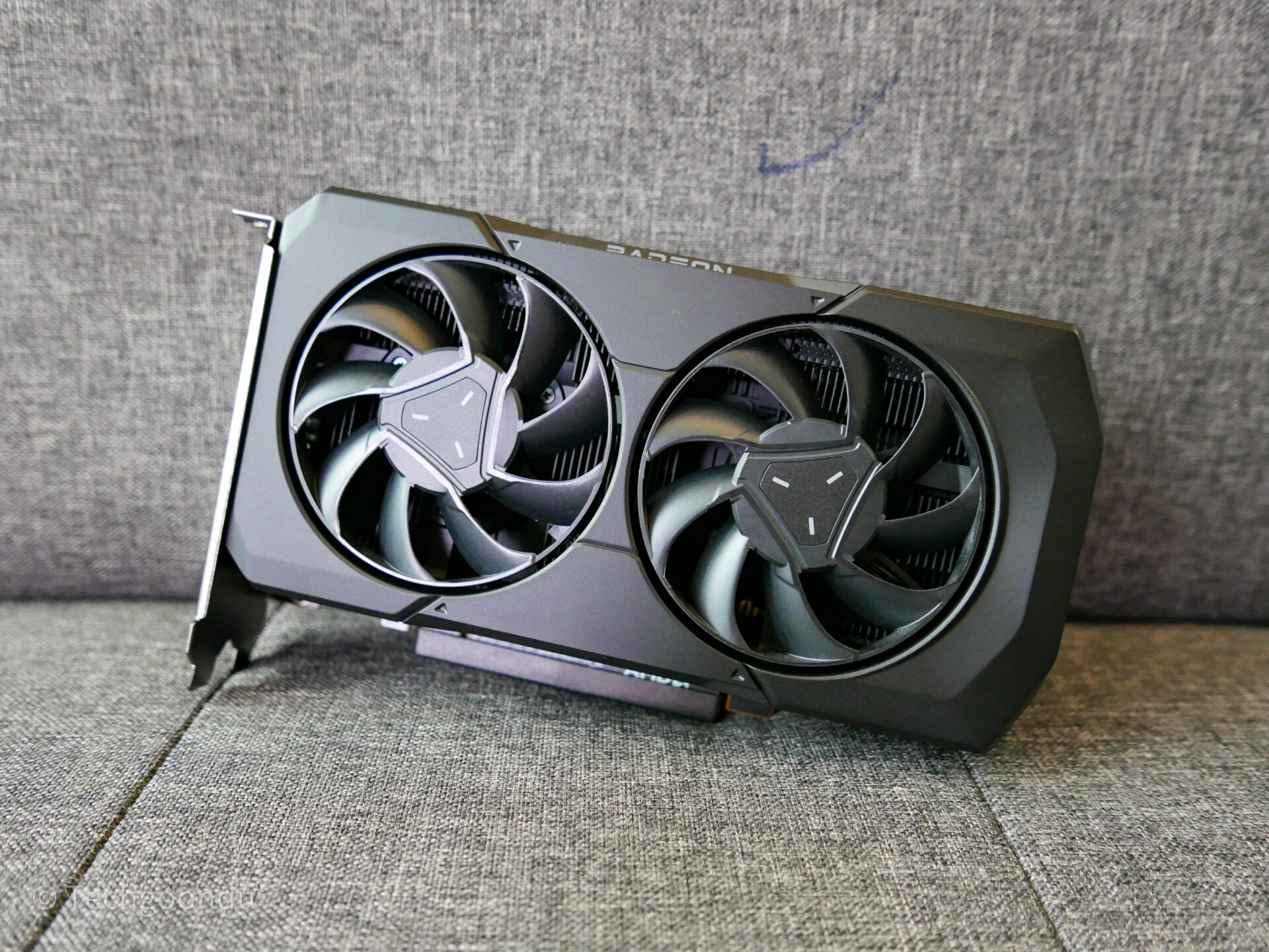 AMD Radeon RX 7600 8 GB (MBA) Review - A quiet and short GeForce