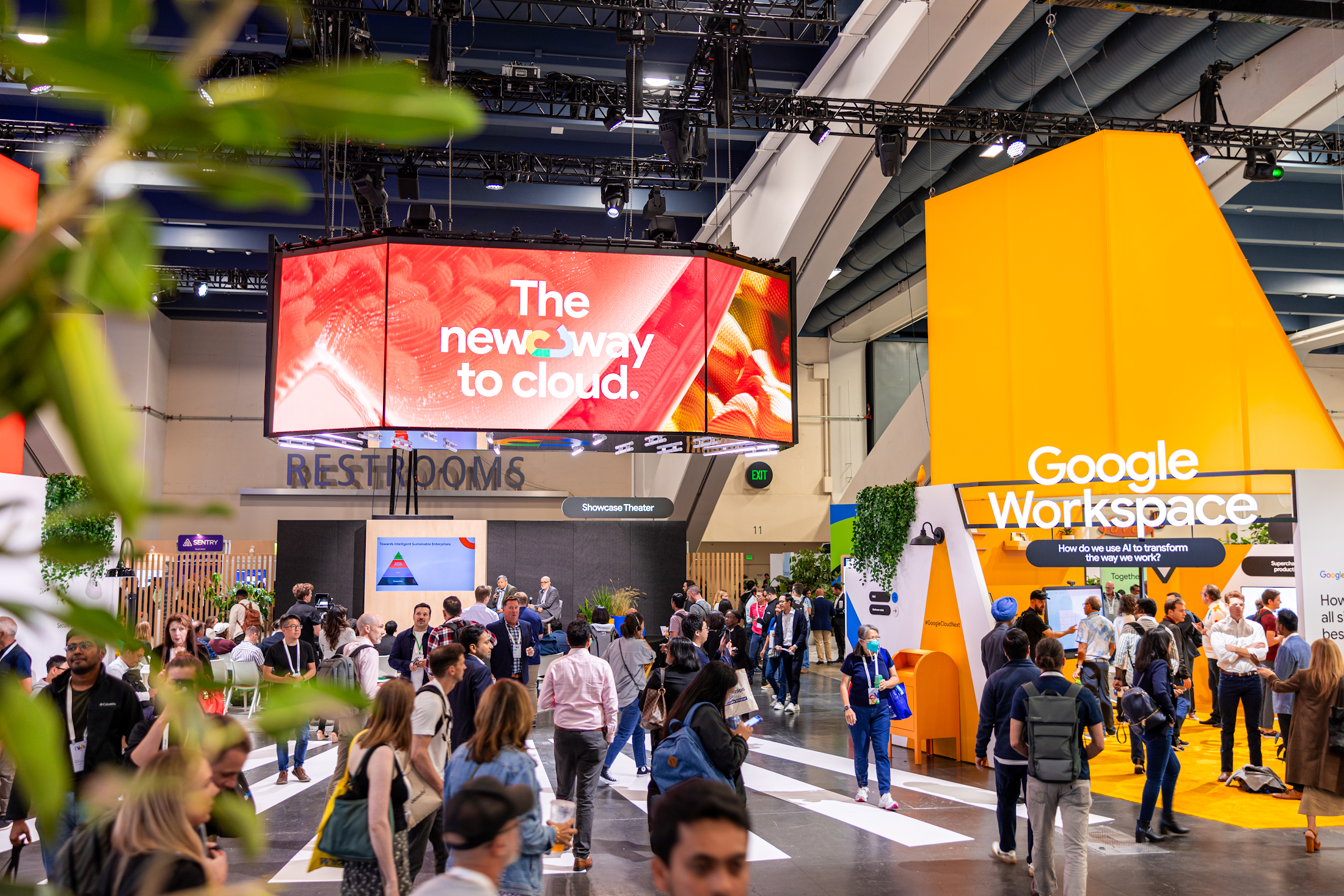 Betting on AI rush, Google Cloud connects to rival AI models, boosts GPU offering - Vimarsana News