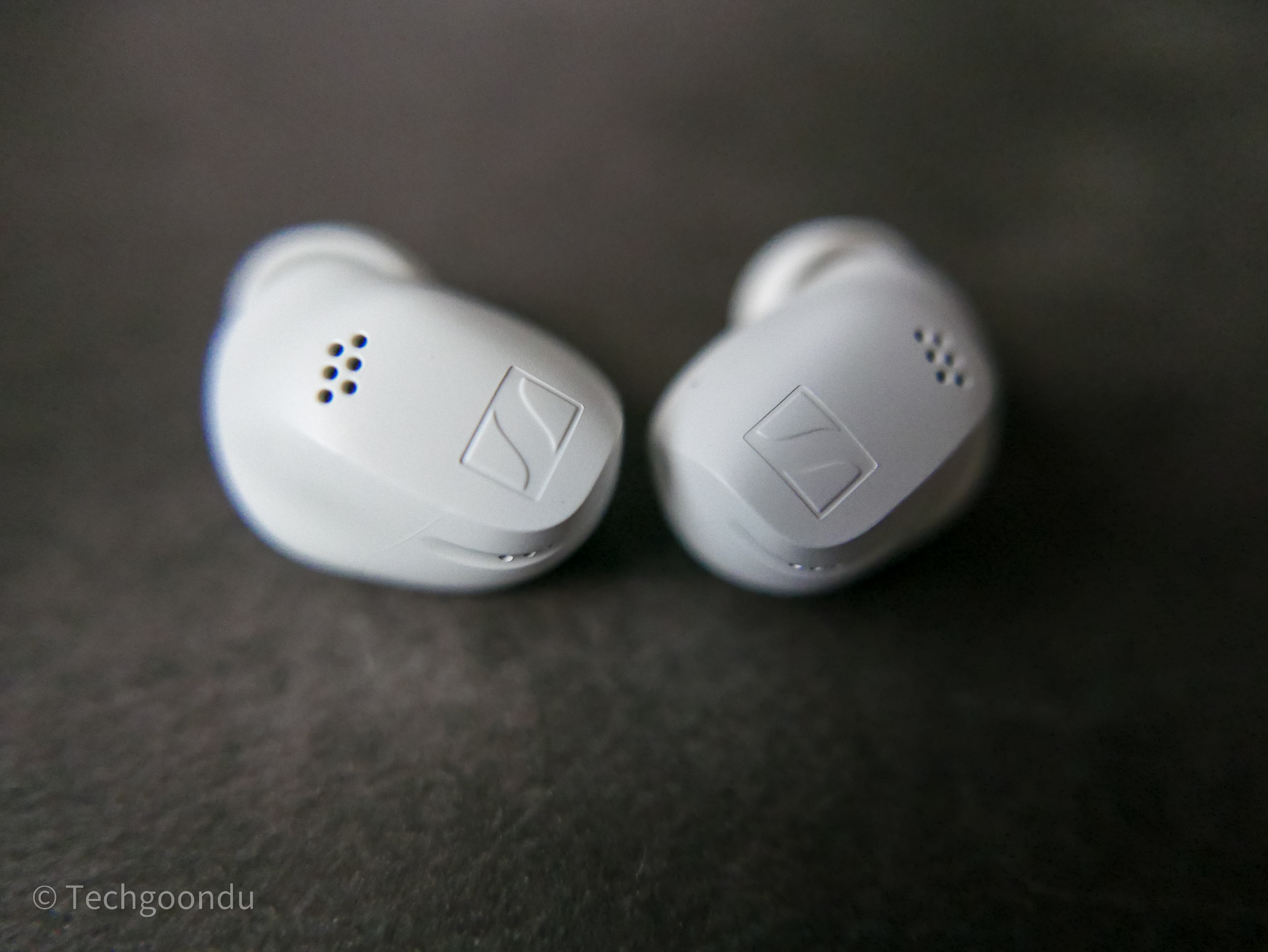 Sennheiser-Accentum-True-