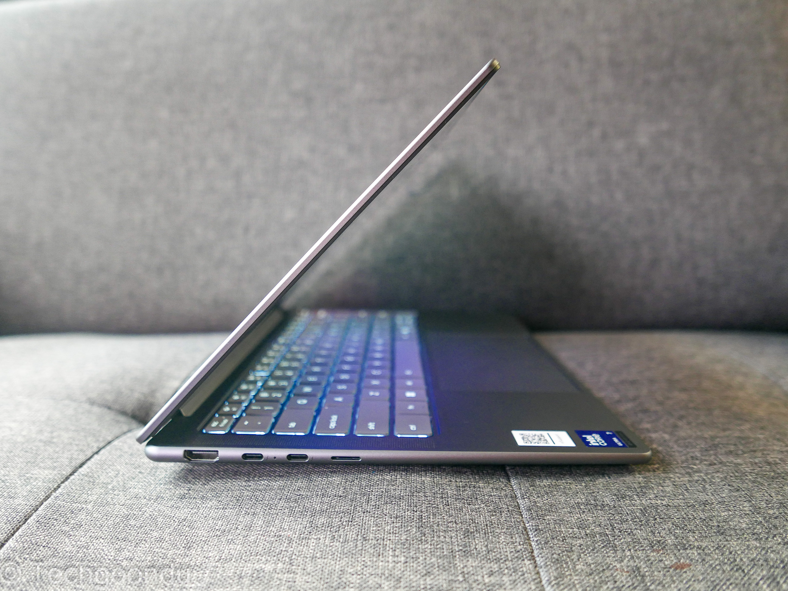 【未開封】Lenovo Yoga Slim 7 Gen 10 Yoga Slim 7x (14″ Snapdragon): A Copilot+ PC | AI-Powered Laptop
