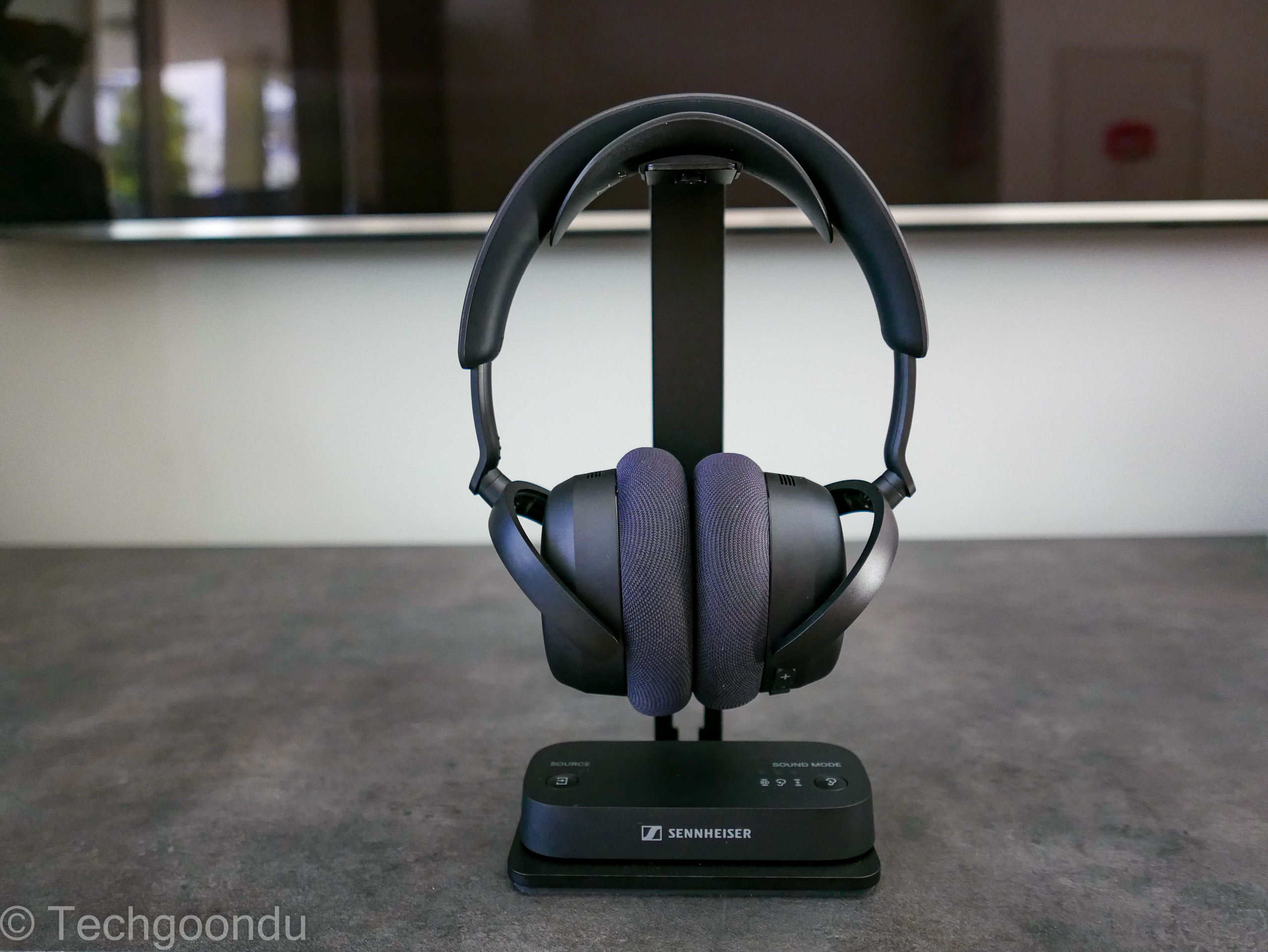 Sennheiser RS 275 review: Comfy wireless TV headphones for movie nights ...